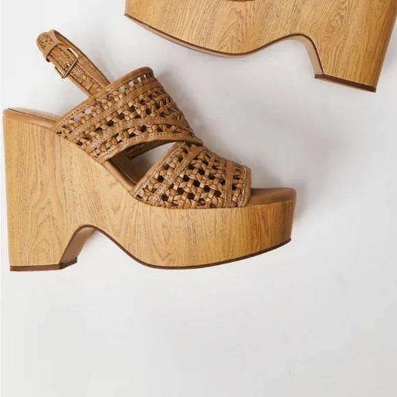 Just Fab Ruth Light Tan Wedge - Picture 6 of 9